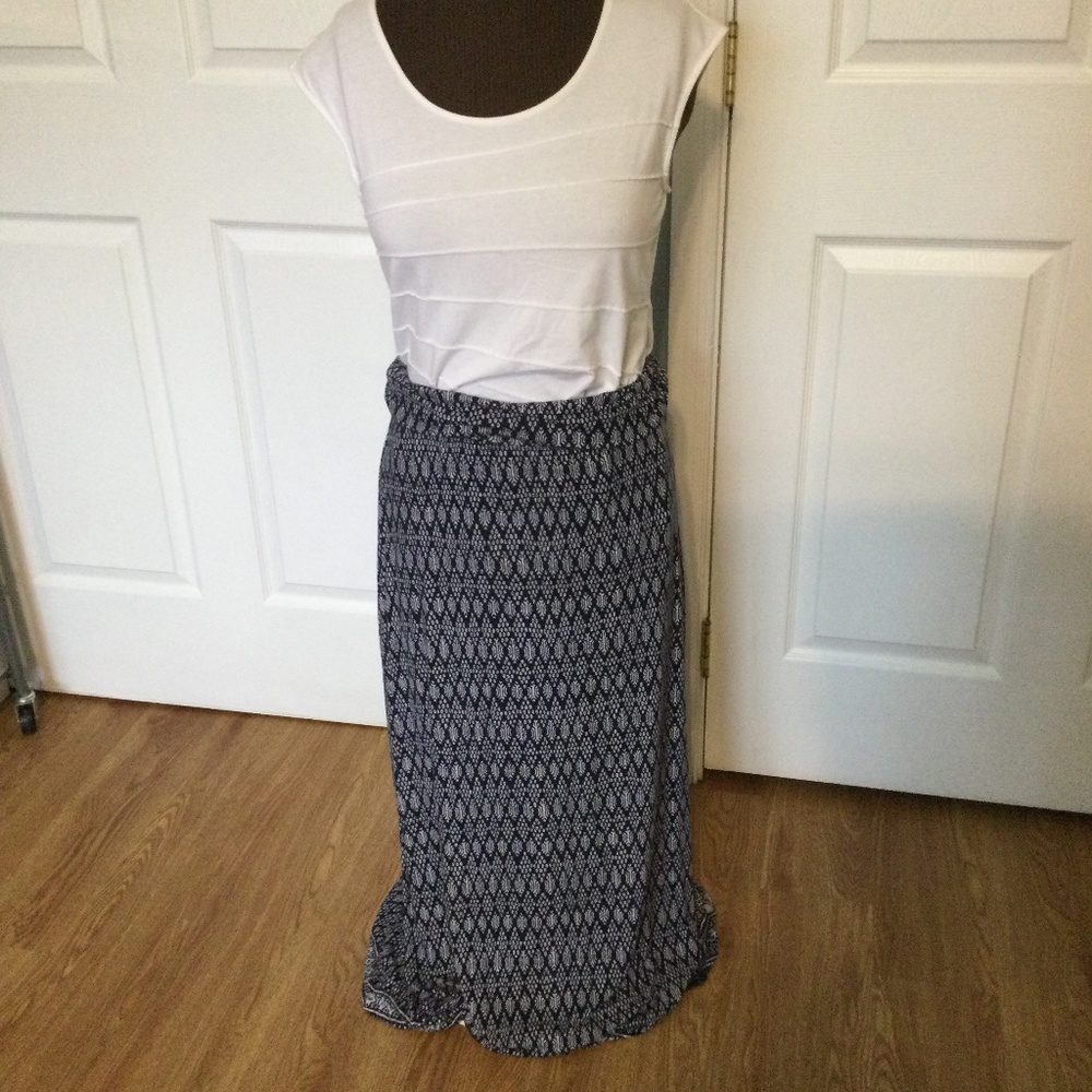 MAX STUDIO BLUE WHITE MAXI M